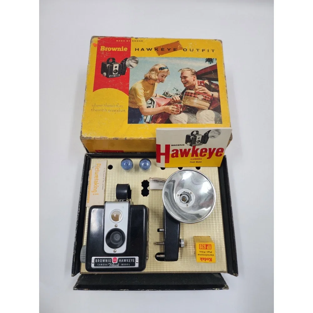 Vintage Kodak Brownie Hawkeye Flash Model Camera Outfit Original Box 620 Film